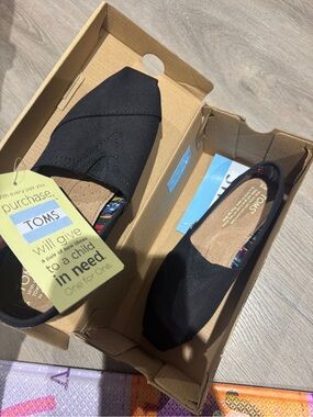 Toms Black Canvas Slip-On Flats